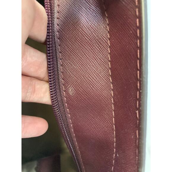 MICHAEL KORS, LARGE WINE SAFFIANO LEATHER CROSSBODY BAG - Picture 14 of 16